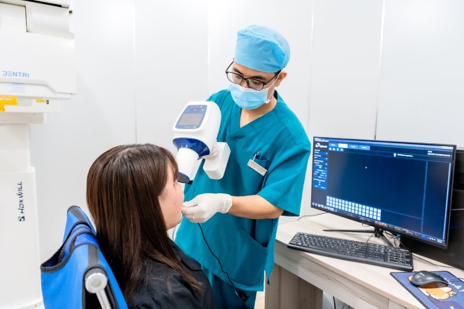 Nhiều máy móc hiện đại được Nha khoa trang bị, giúp quá trình niềng răng đạt kết quả cao